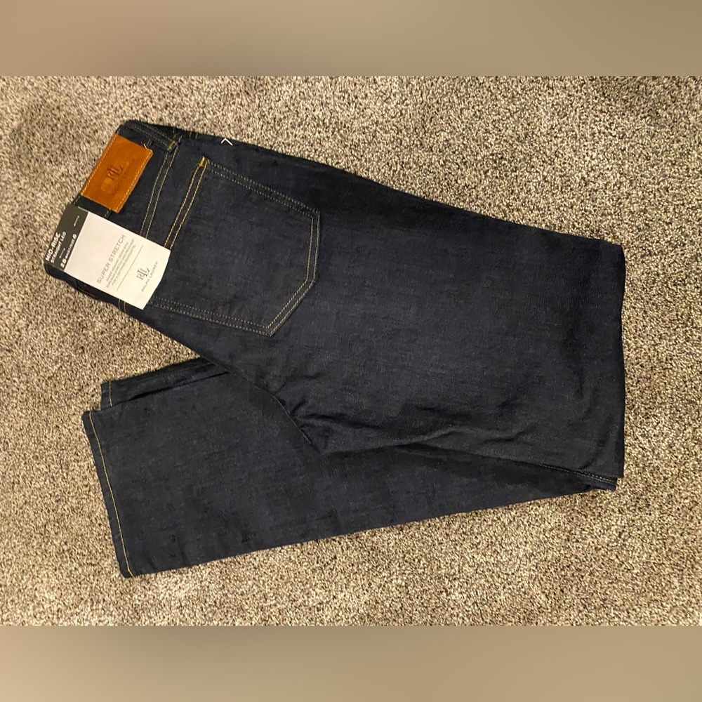 New With Tags- Ralph Lauren Mid Rise Super Stretch in size 6